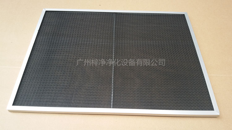 尼龍網(wǎng)初效過(guò)濾器骨架采用直徑為6mm的鐵絲焊接處理,目的防止過(guò)濾器變形。